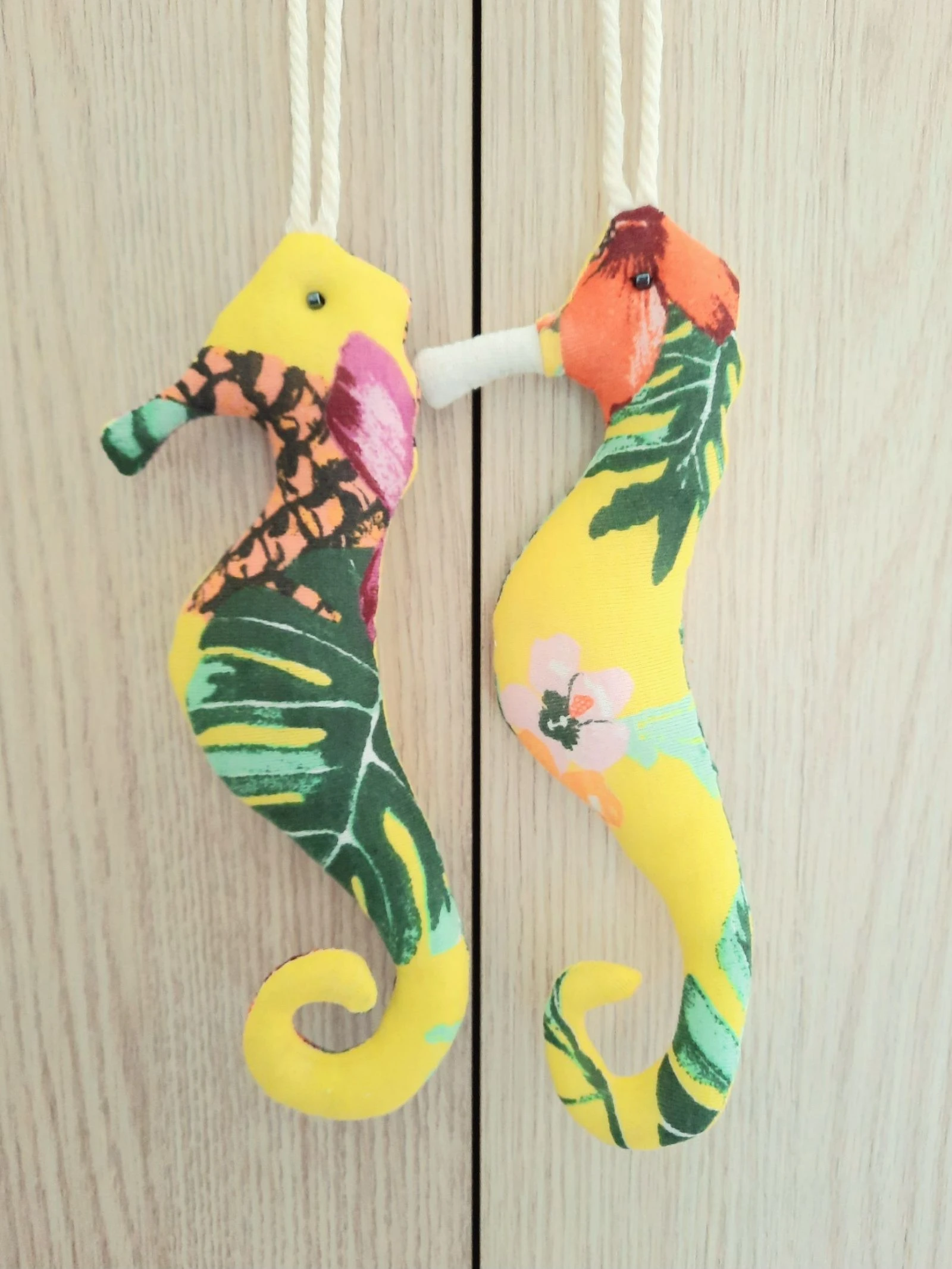 Par de cavalos-marinhos. Decoração náutica. – photo 3